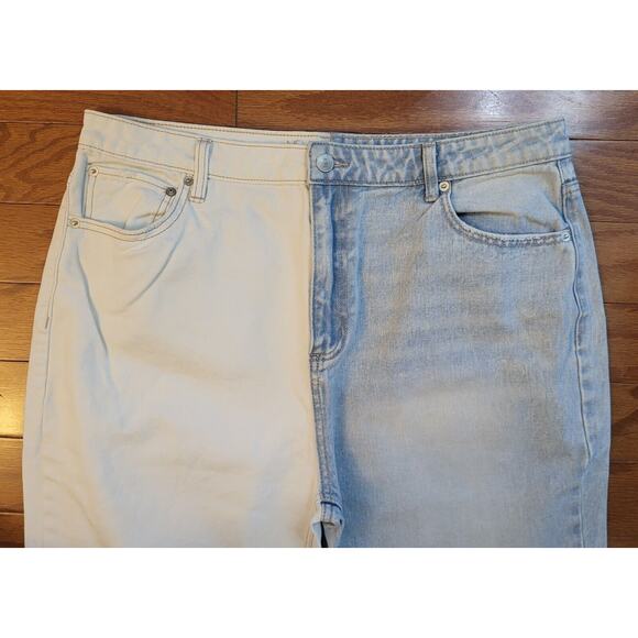 No Boundaries Capri Jeans Womens 17 Blue Light Wash And White Causal Frayed Hem - Picture 3 of 12